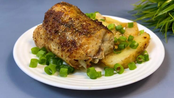 Беру картоплю та минтай: готую смачну вечерю за простим рецептом