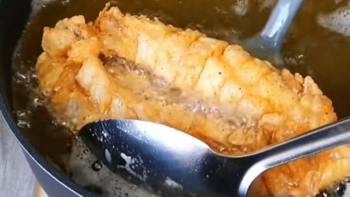 Від такої рибки неможливо відірватися. Просто, швидко, дуже смачно