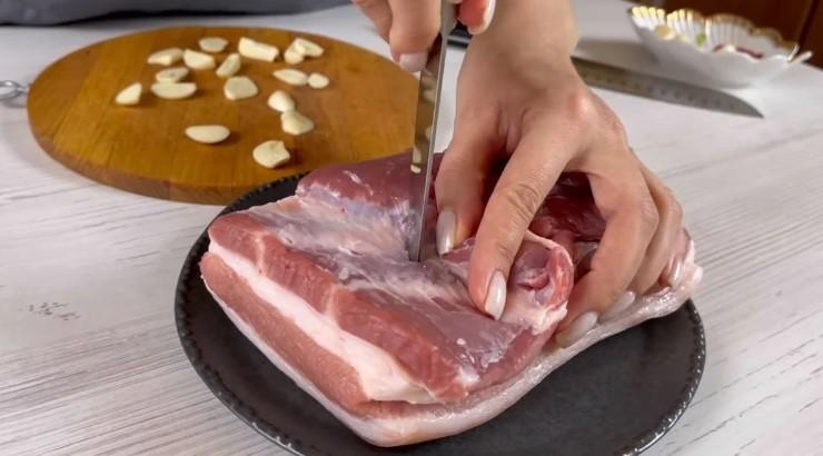 М'ясо для цього рецепту беру найдорожче: воно завжди виходить ніжним, соковитим та ароматним