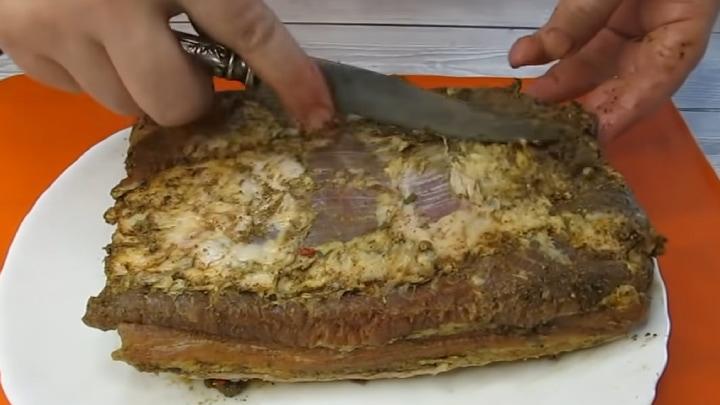 Справжній бекон, як магазинний, але смачніший. Ароматний та ніжний