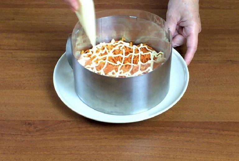 Салат з морквою по-корейськи та куркою на Новий рік