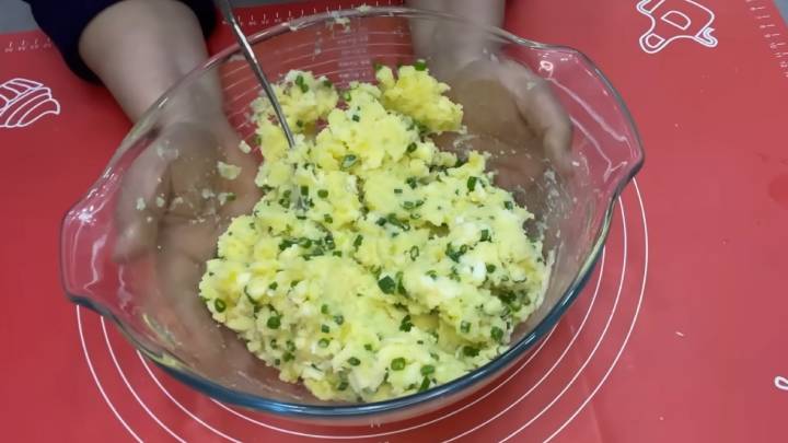 Сусідка поділилася простим, і дуже смачним рецептом. Замість пиріжків та пирогів