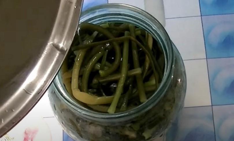 Маринуємо часникові стрілки: шикарна закуска