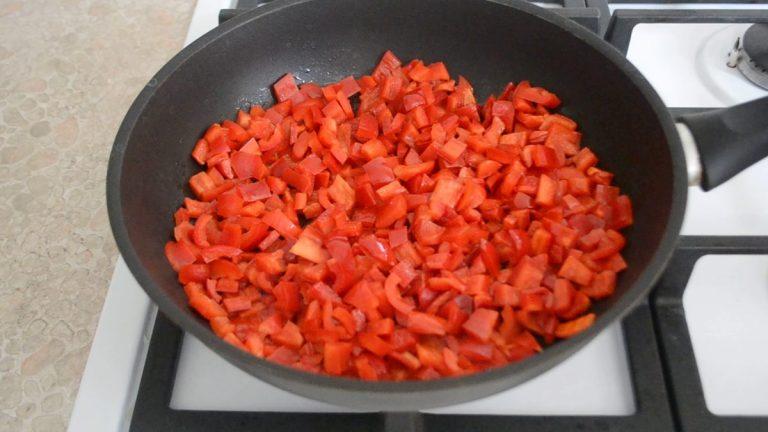 Густий томатний соус до спагеті на зиму: дуже смачний, ароматний