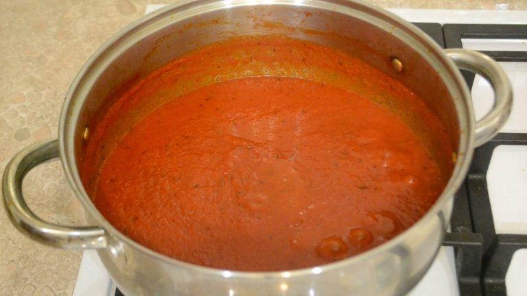Густий томатний соус до спагеті на зиму: дуже смачний, ароматний