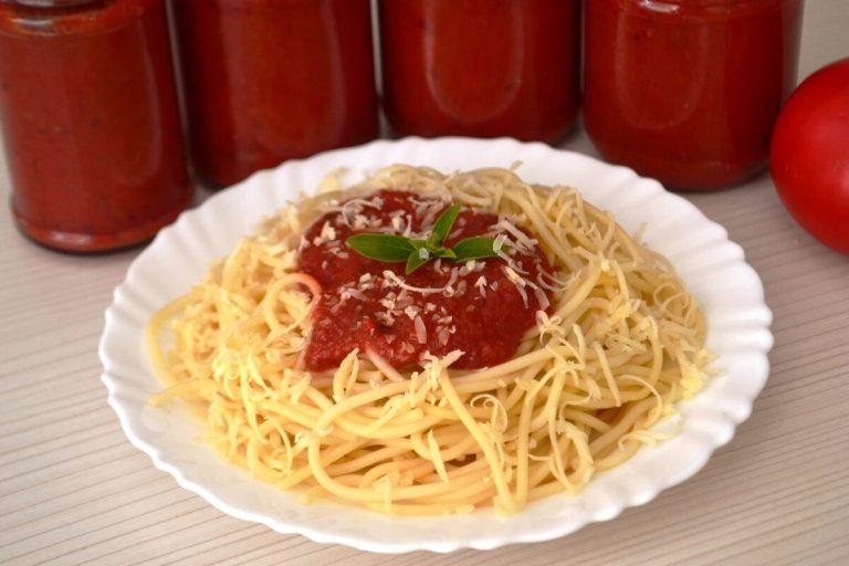 Густий томатний соус до спагеті на зиму: дуже смачний, ароматний