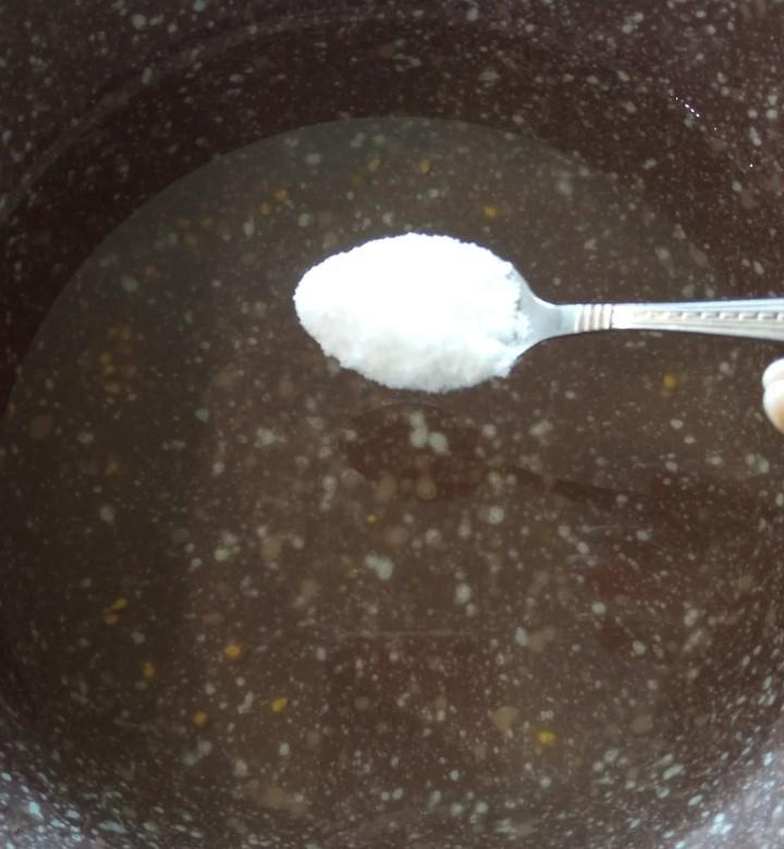 Помідори настільки прості та смачні, що цього року не замислюючись консервую лише так