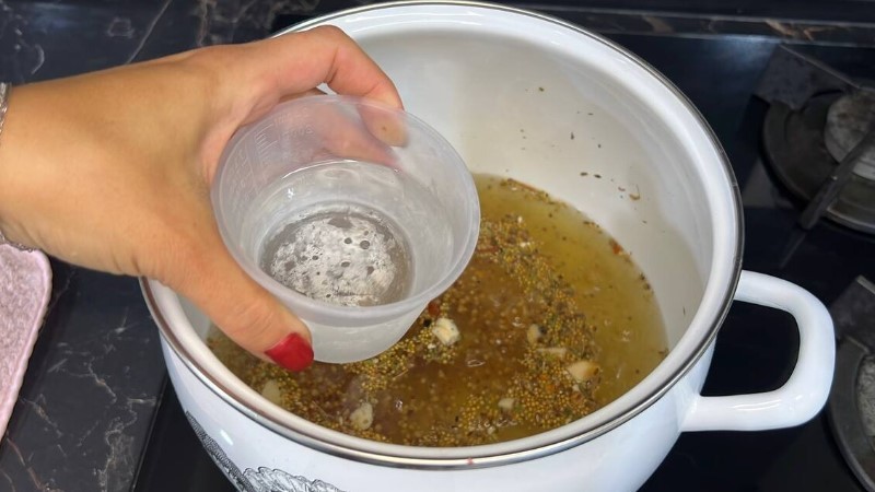 Огірки на зиму з французькою гірчицею в зернах