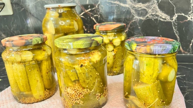 Огірки на зиму з французькою гірчицею в зернах