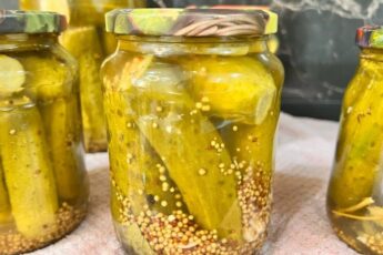 Огірки на зиму з французькою гірчицею в зернах
