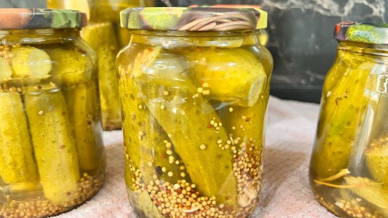 Огірки на зиму з французькою гірчицею в зернах