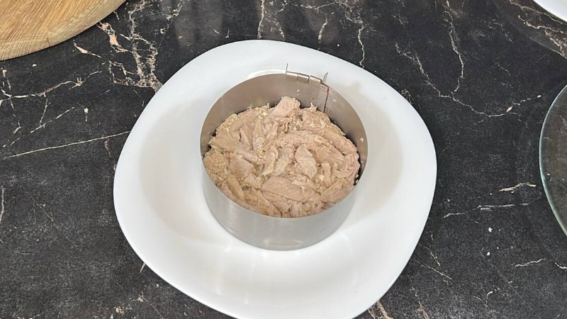 Салат Новорічний з м'ясом та грибами