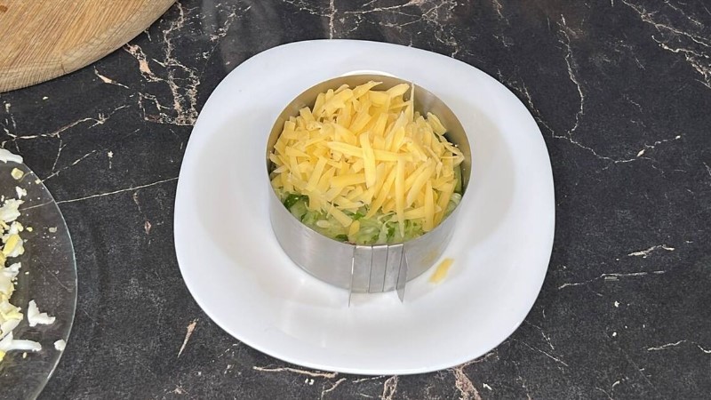 Салат Новорічний з м'ясом та грибами