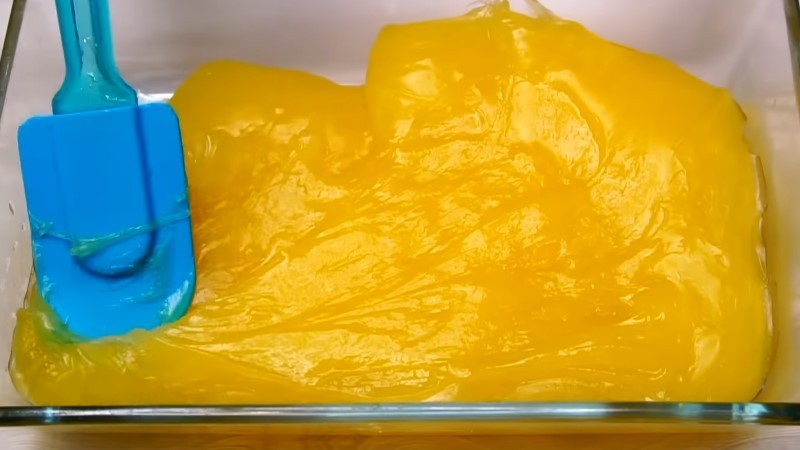 Майже з нічого приготували гору цукерок. Найпростіший рецепт