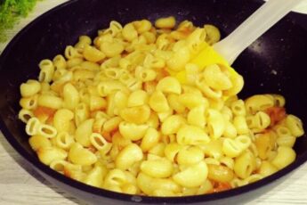 Приготування макаронів на сковороді