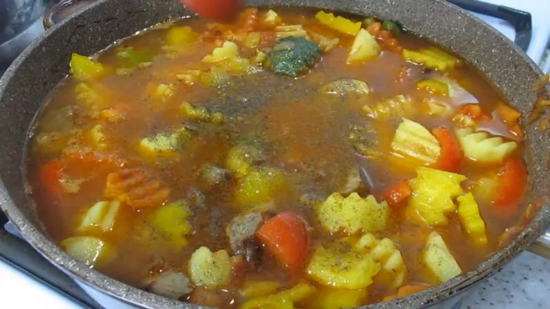 Повноцінний обід для сім'ї - буде дуже смачно