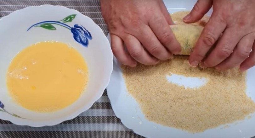 Картопляні рулети з сосисками - проста і ситна страва для всієї родини