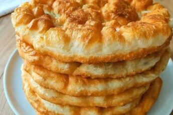 Ароматні часникові коржики на сковороді