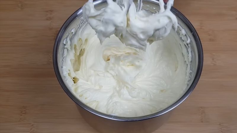 Ніжний крем для тортів «Пломбір»