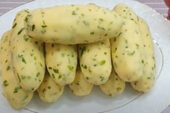 Картопляні рулети з сосисками